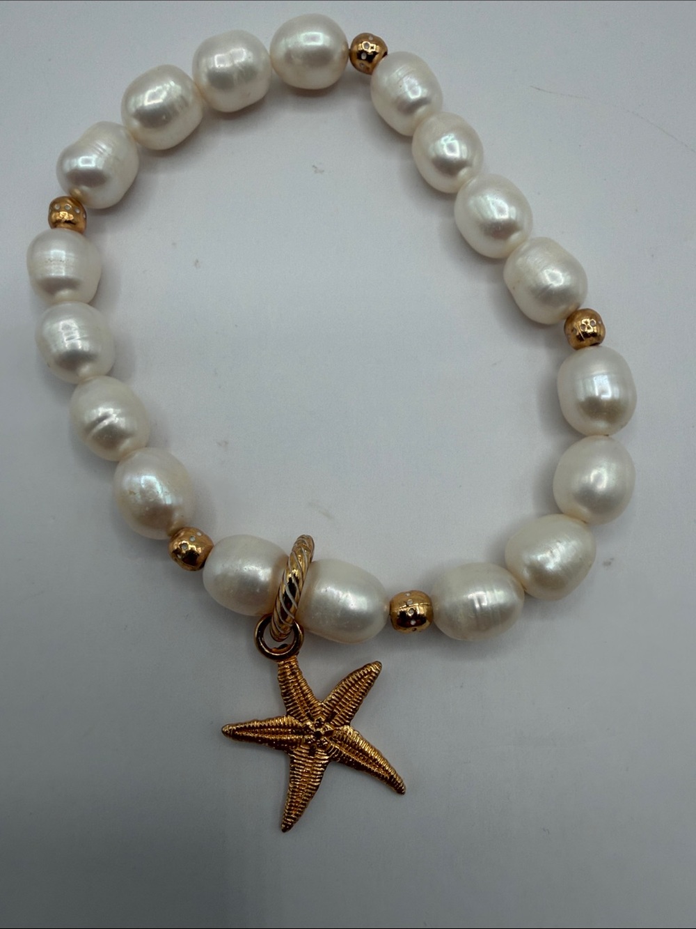 NWOT Brighton Under the Sea Pearl & Gold Starfish Charm Stretch Bracelet - Picture 4 of 8